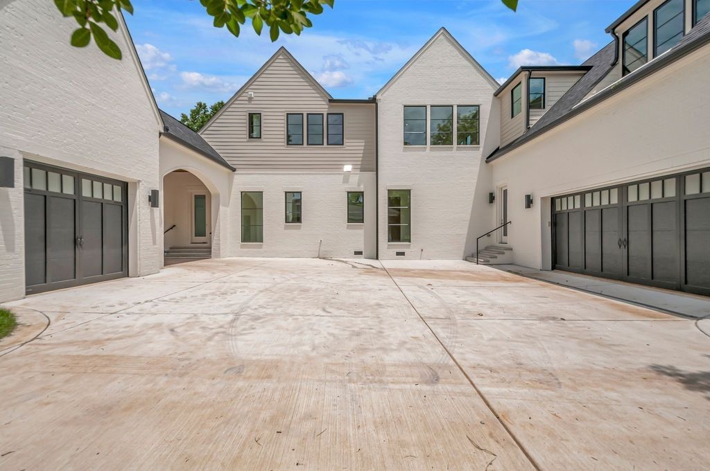 Sophisticated Serenity Tennessee Home Nestled on 1.27 Acres of Flat Land Asking 4099999 48