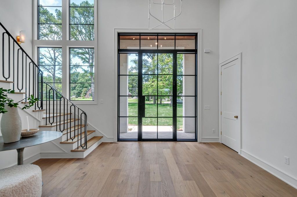Sophisticated Serenity Tennessee Home Nestled on 1.27 Acres of Flat Land Asking 4099999 8