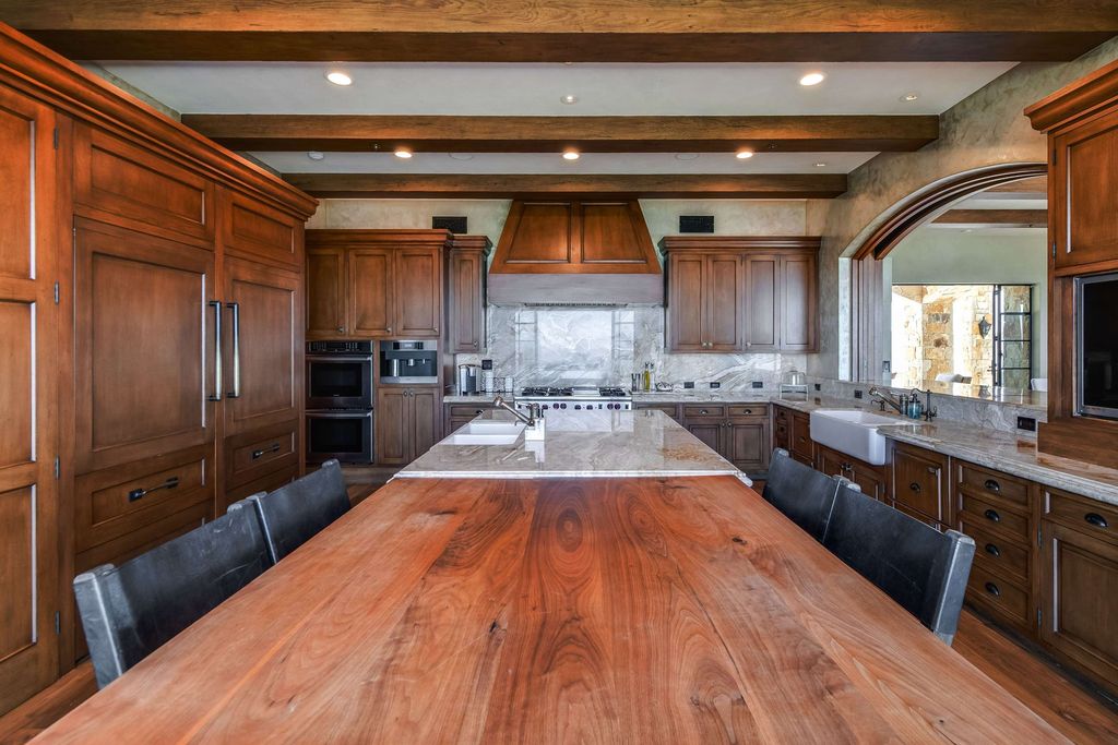 Timeless Tuscan Design Meets Malibus Beauty 29995000 Villa with Stunning Views 16