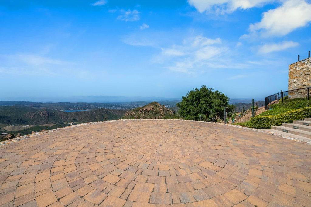 Timeless Tuscan Design Meets Malibus Beauty 29995000 Villa with Stunning Views 29