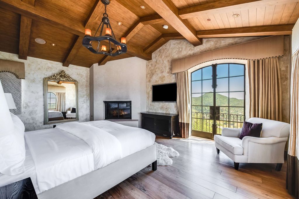 Timeless Tuscan Design Meets Malibus Beauty 29995000 Villa with Stunning Views 33