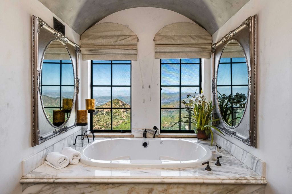 Timeless Tuscan Design Meets Malibus Beauty 29995000 Villa with Stunning Views 44