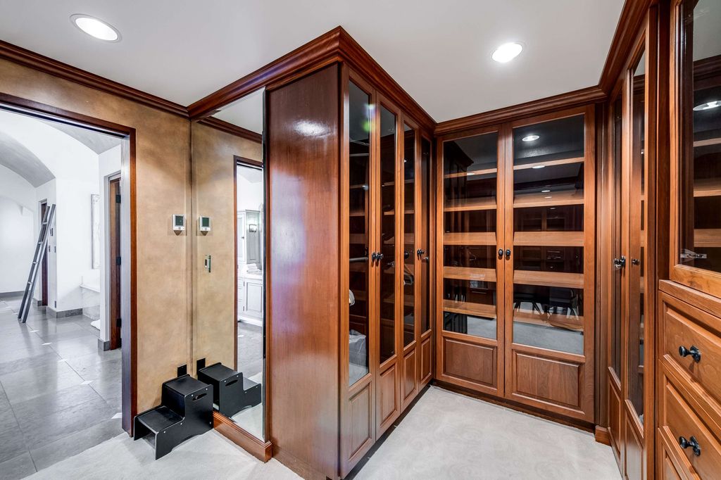 Timeless Tuscan Design Meets Malibus Beauty 29995000 Villa with Stunning Views 45