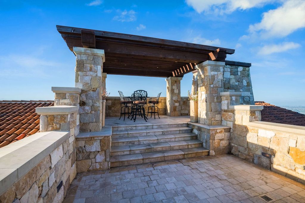 Timeless Tuscan Design Meets Malibus Beauty 29995000 Villa with Stunning Views 46