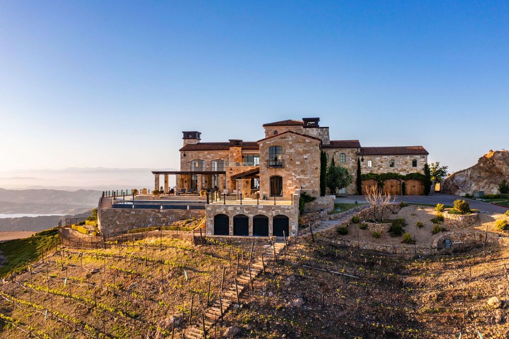 Timeless Tuscan Design Meets Malibus Beauty 29995000 Villa with Stunning Views 50