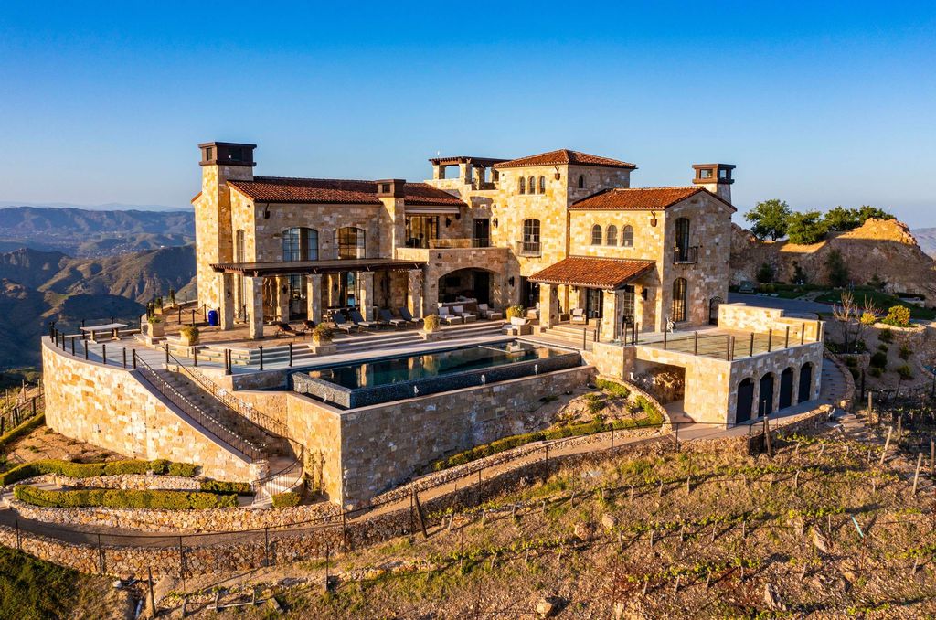 Timeless Tuscan Design Meets Malibus Beauty 29995000 Villa with Stunning Views 55