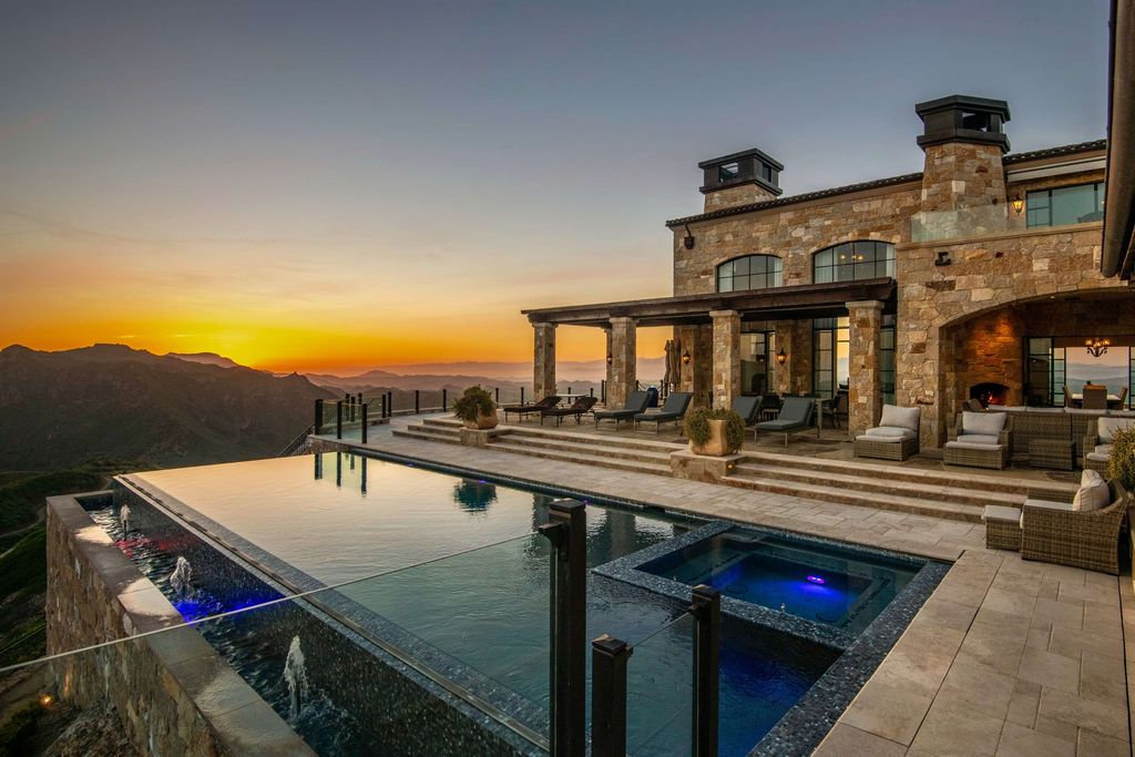 Timeless Tuscan Design Meets Malibus Beauty 29995000 Villa with Stunning Views 62