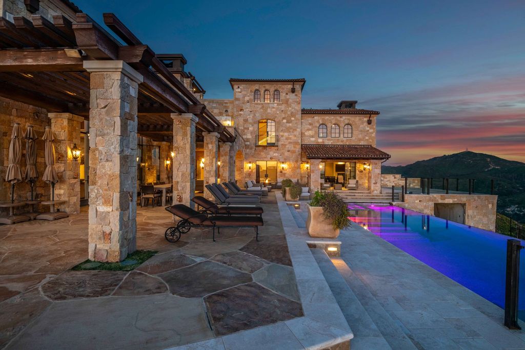 Timeless Tuscan Design Meets Malibus Beauty 29995000 Villa with Stunning Views 76