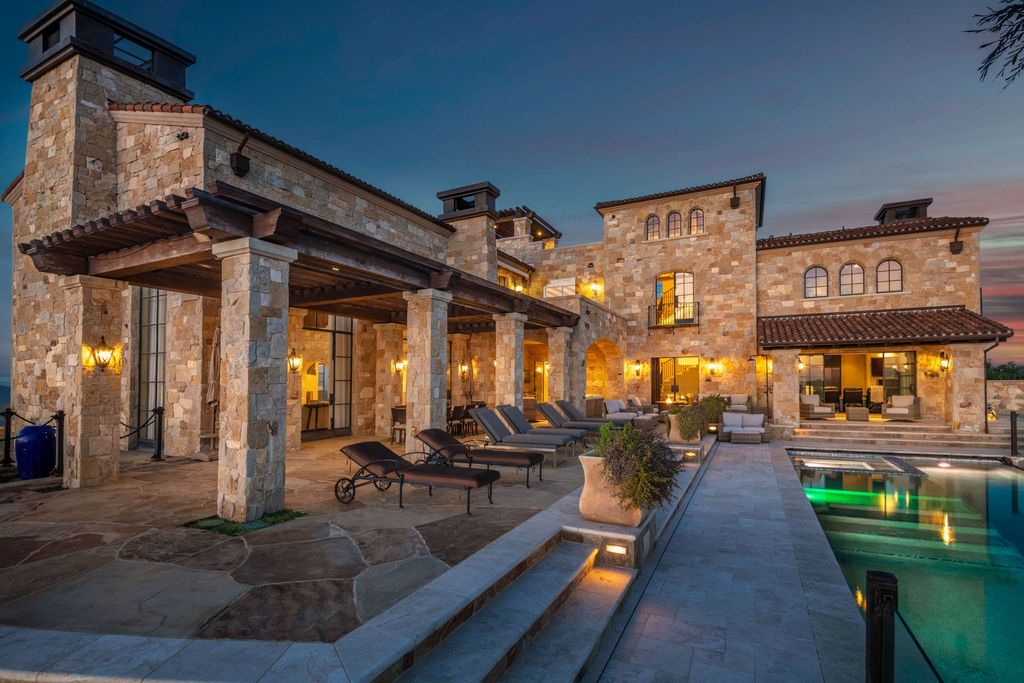 Timeless Tuscan Design Meets Malibus Beauty 29995000 Villa with Stunning Views 77