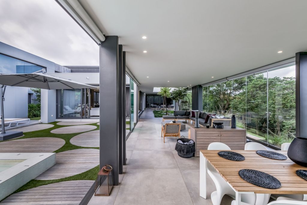 Umhlanga One for Coastal Living by Kevin Lloyd Architects 11