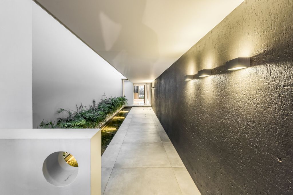 Umhlanga One for Coastal Living by Kevin Lloyd Architects 13