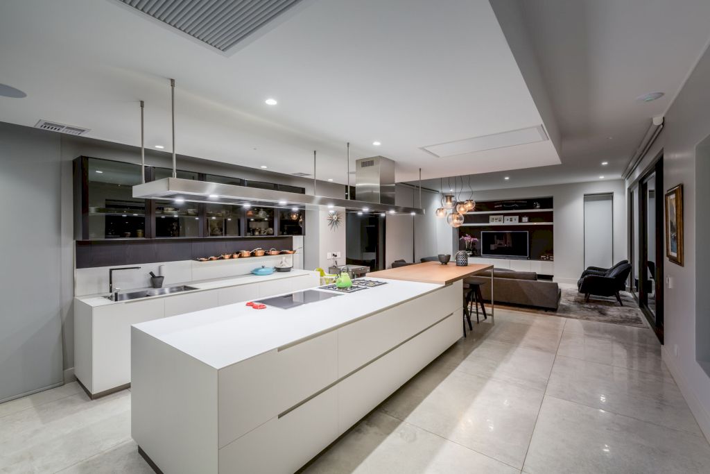 Umhlanga One for Coastal Living by Kevin Lloyd Architects 16