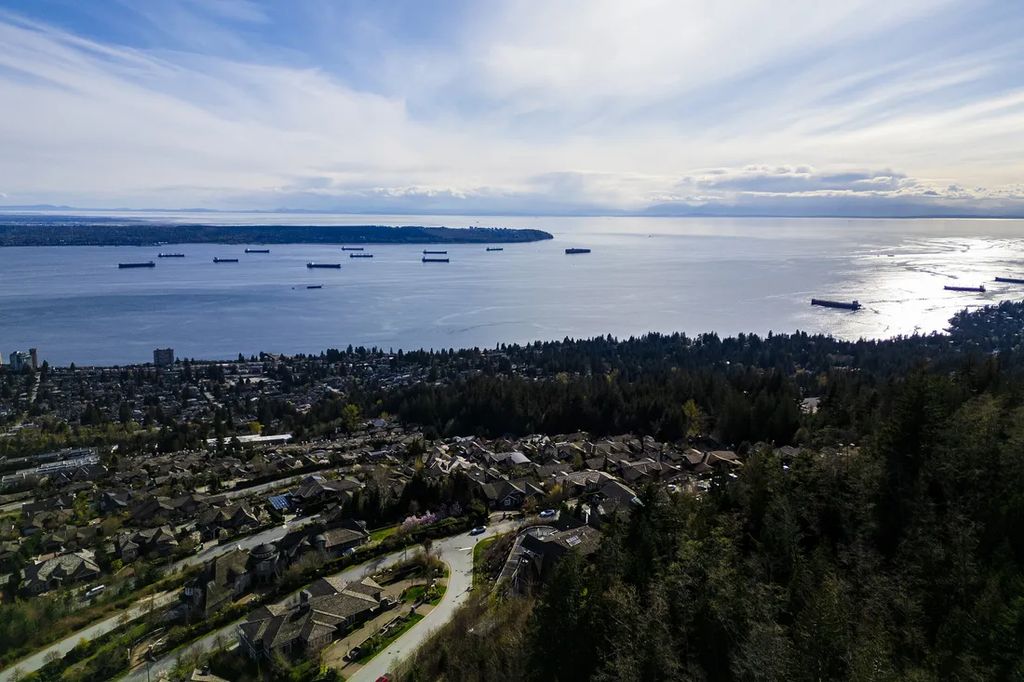West Vancouver Luxury Redefined Iconic Residence Priced at C13 Million 22