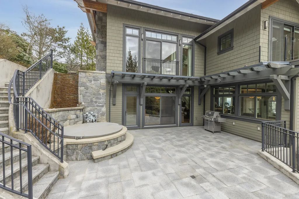 West Vancouver Luxury Redefined Iconic Residence Priced at C13 Million 24