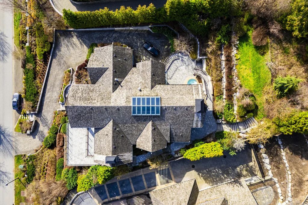West Vancouver Luxury Redefined Iconic Residence Priced at C13 Million 25