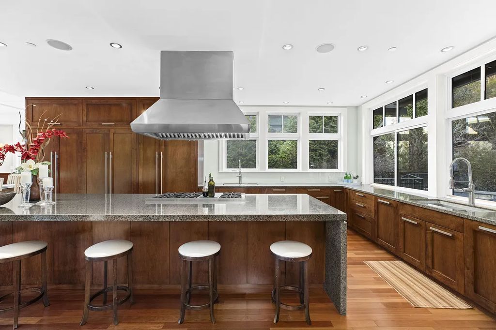 West Vancouver Luxury Redefined Iconic Residence Priced at C13 Million 8