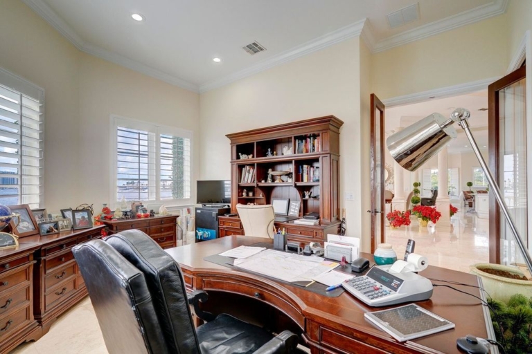 Photo inspiration: Curated Luxury Penthouse Views Of Private Boat Lift Gallery View 24