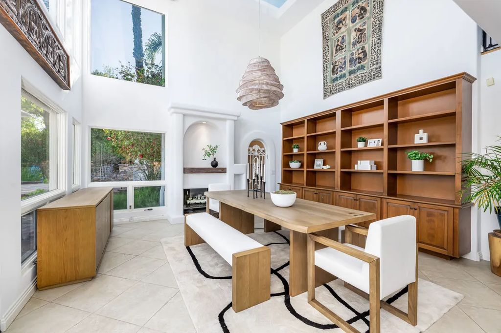 A Coastal Dream Contemporary Spanish Estate in Malibu with Sweeping Ocean Views for 7.65 Million 13