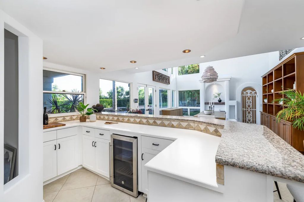 A Coastal Dream Contemporary Spanish Estate in Malibu with Sweeping Ocean Views for 7.65 Million 16