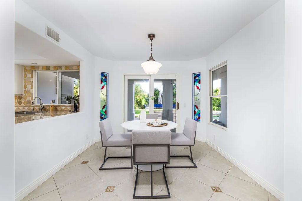 A Coastal Dream Contemporary Spanish Estate in Malibu with Sweeping Ocean Views for 7.65 Million 18