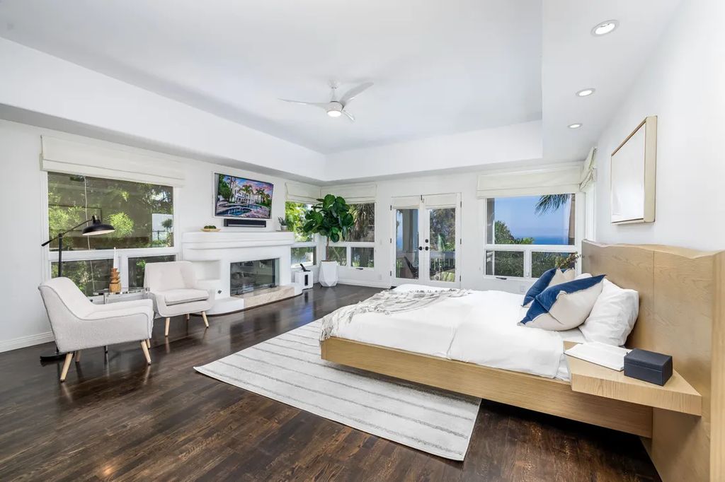 A Coastal Dream Contemporary Spanish Estate in Malibu with Sweeping Ocean Views for 7.65 Million 25