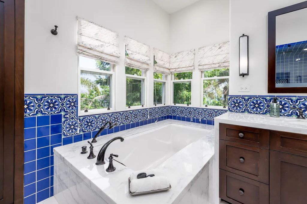 A Coastal Dream Contemporary Spanish Estate in Malibu with Sweeping Ocean Views for 7.65 Million 31