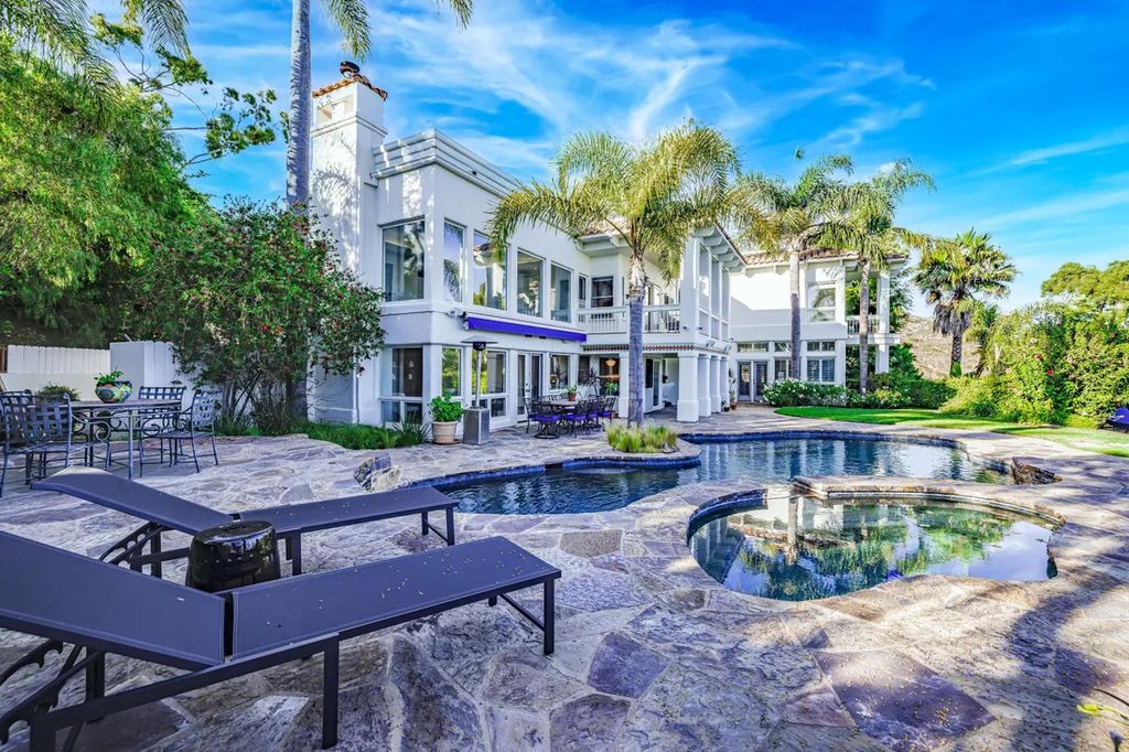 A Coastal Dream Contemporary Spanish Estate in Malibu with Sweeping Ocean Views for 7.65 Million 61