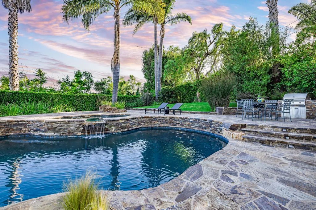 A Coastal Dream Contemporary Spanish Estate in Malibu with Sweeping Ocean Views for 7.65 Million 65