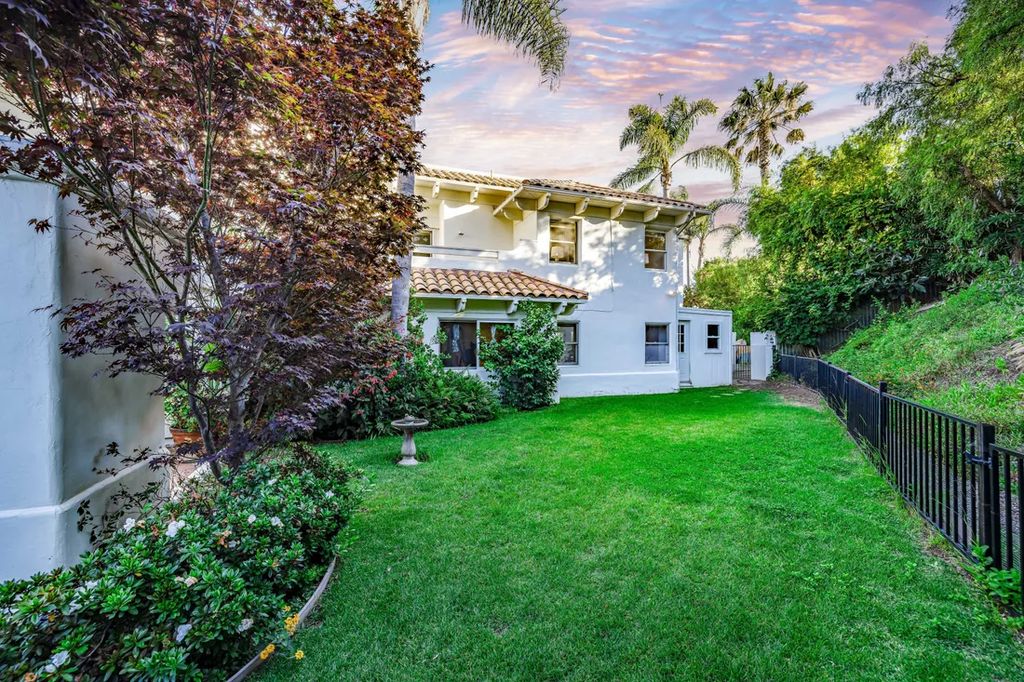 A Coastal Dream Contemporary Spanish Estate in Malibu with Sweeping Ocean Views for 7.65 Million 68