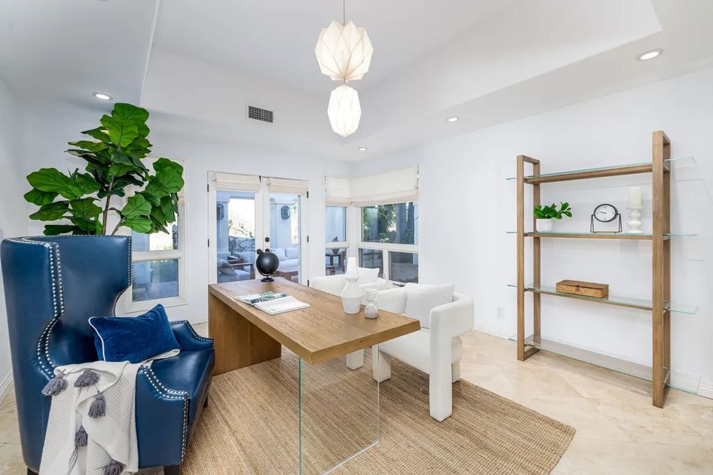 A Coastal Dream Contemporary Spanish Estate in Malibu with Sweeping Ocean Views for 7.65 Million 8
