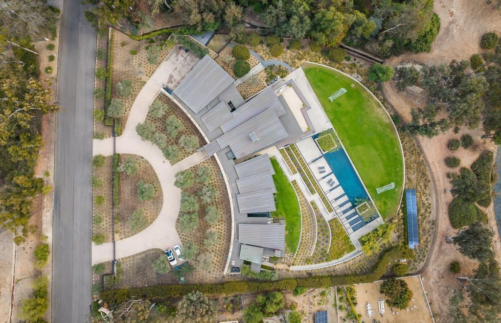 A Masterpiece of Modern Design Warm Contemporary Home with Sweeping Country Views Asking 20 Million 2