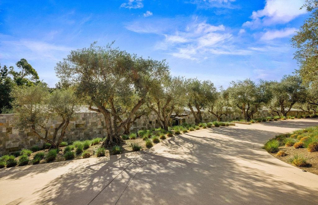 A Masterpiece of Modern Design Warm Contemporary Home with Sweeping Country Views Asking 20 Million 47