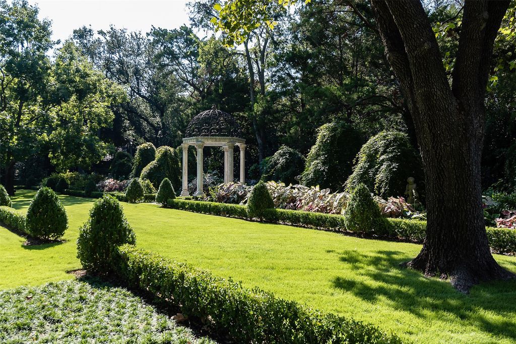 A Private Oasis 23.5M French Renaissance Inspired Home with Resort Like Tranquility 38
