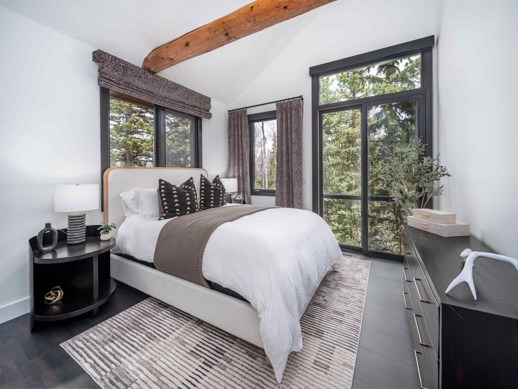 A Skiers Paradise Custom Home with Effortless Access to Sundance Ski Trail for 10.5 Million 21