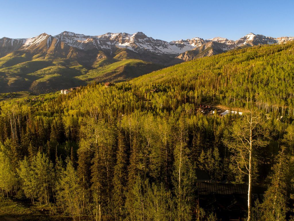 A Skiers Paradise Custom Home with Effortless Access to Sundance Ski Trail for 10.5 Million 34