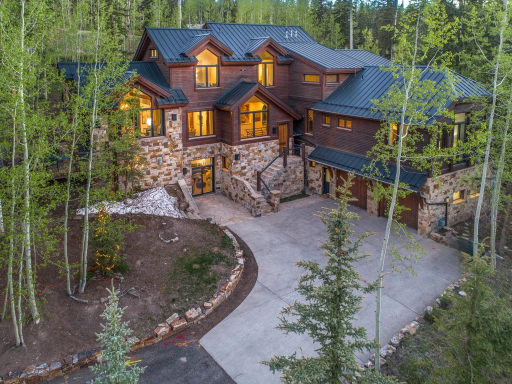 A Skiers Paradise Custom Home with Effortless Access to Sundance Ski Trail for 10.5 Million 37