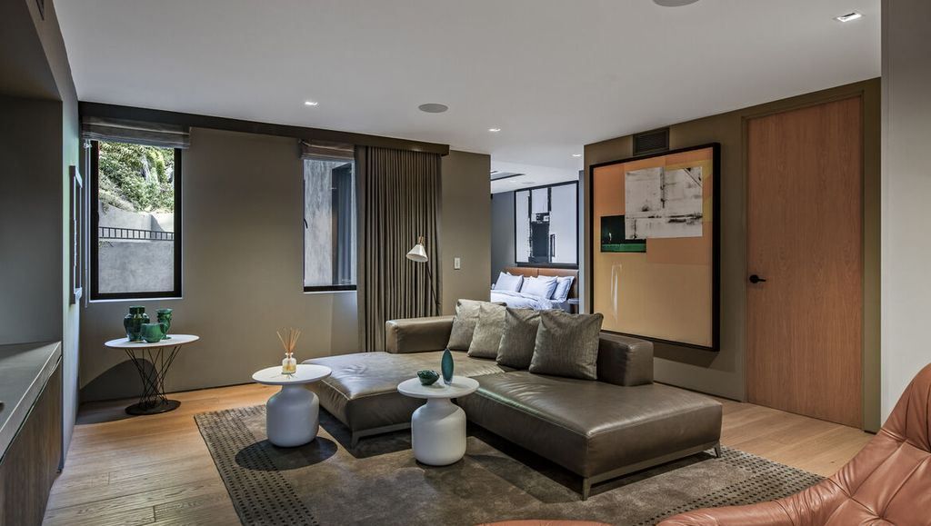A Vision of Modern Artistry California Estate Blending Curved Geometries and Light for 40 Million 10