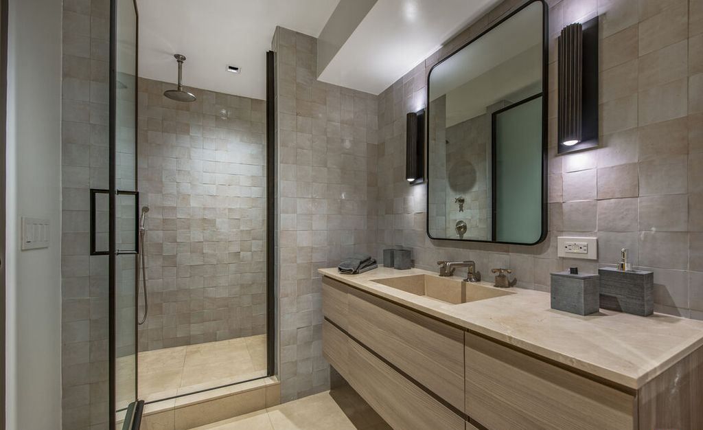 A Vision of Modern Artistry California Estate Blending Curved Geometries and Light for 40 Million 12