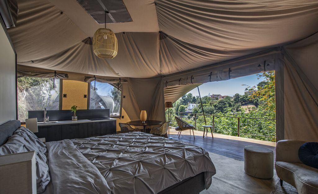 A Vision of Modern Artistry California Estate Blending Curved Geometries and Light for 40 Million 15
