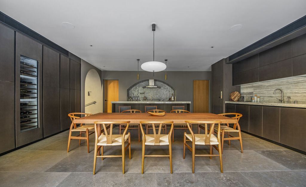A Vision of Modern Artistry California Estate Blending Curved Geometries and Light for 40 Million 6