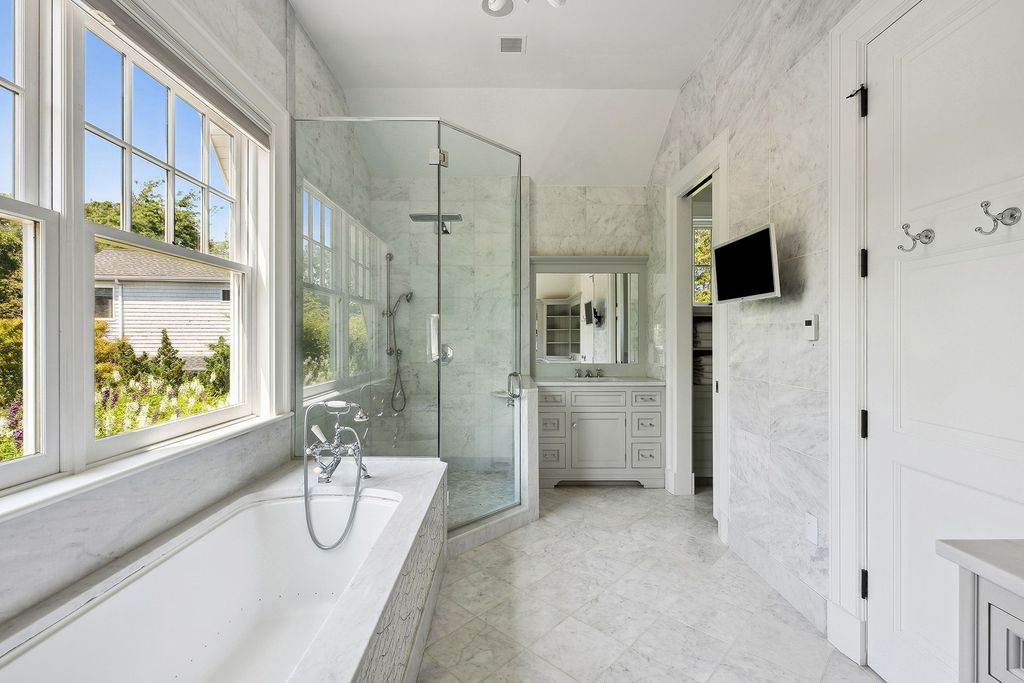 A Waterfront Dream Luxurious Estate Nestled in North Haven Manor Offered for 23.95 Million 10