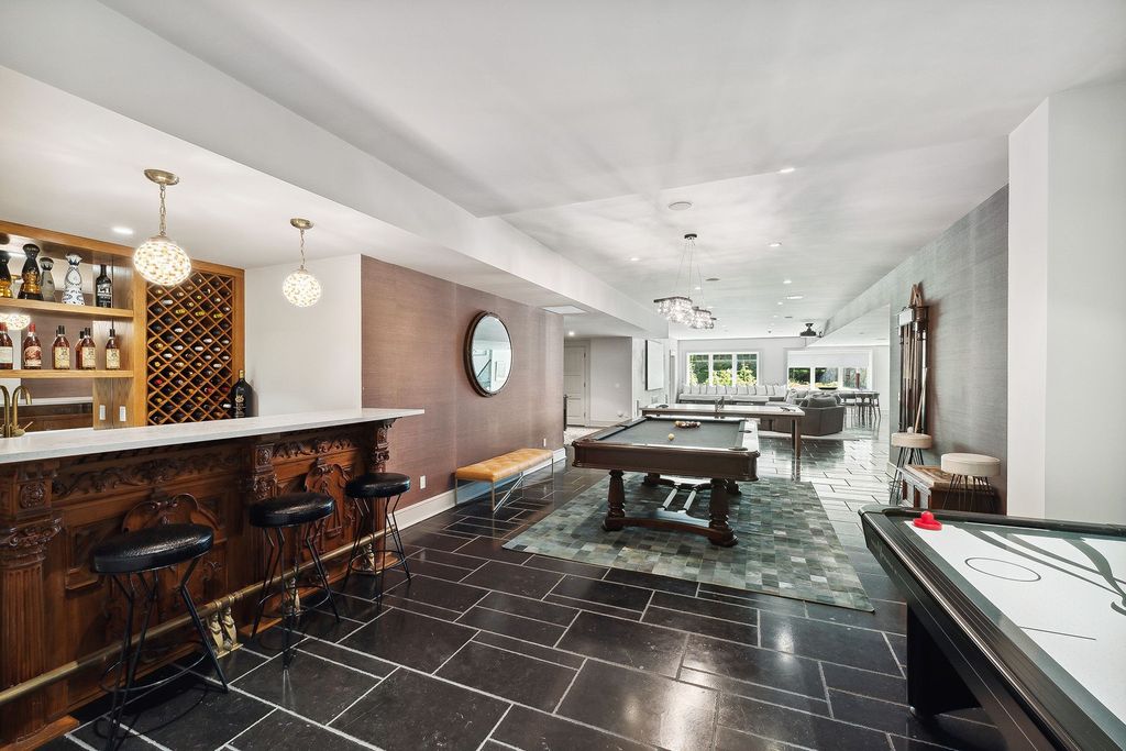 A Waterfront Dream Luxurious Estate Nestled in North Haven Manor Offered for 23.95 Million 14