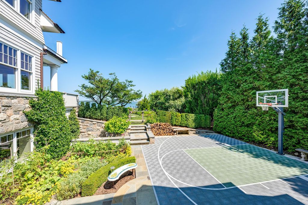 A Waterfront Dream Luxurious Estate Nestled in North Haven Manor Offered for 23.95 Million 20