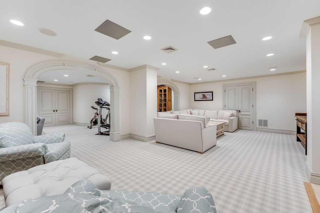 A Waterfront Masterpiece 7.6 Acres of Park Like Grounds and Architectural Excellence by Andrew Franz for 10.95 Million 43