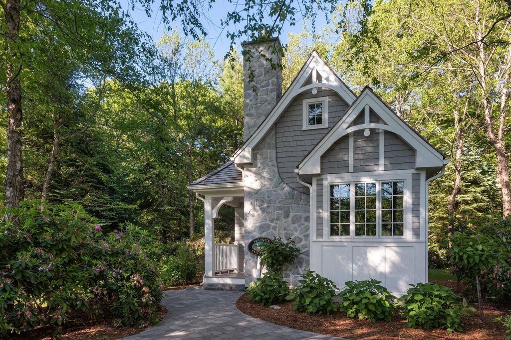 A Waterfront Masterpiece 7.6 Acres of Park Like Grounds and Architectural Excellence by Andrew Franz for 10.95 Million 53
