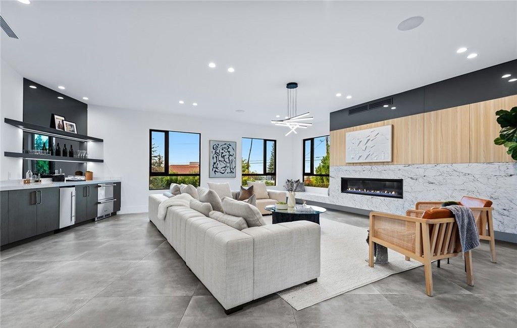 Absolutely Striking Contemporary Masterpiece in Premier Encino Hills Location Listed at 5995000 14