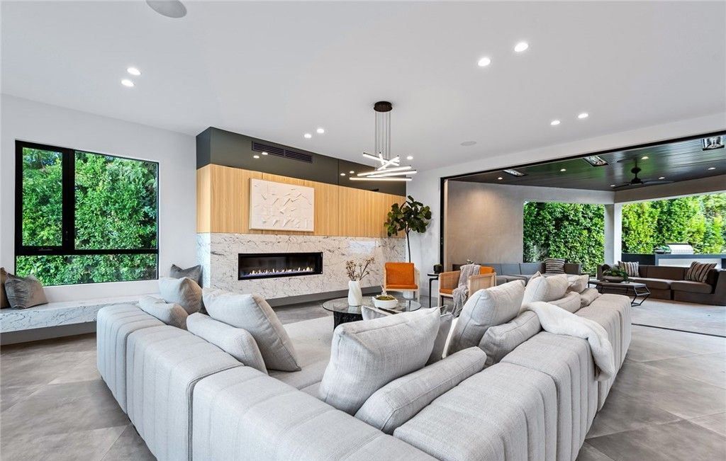 Absolutely Striking Contemporary Masterpiece in Premier Encino Hills Location Listed at 5995000 17