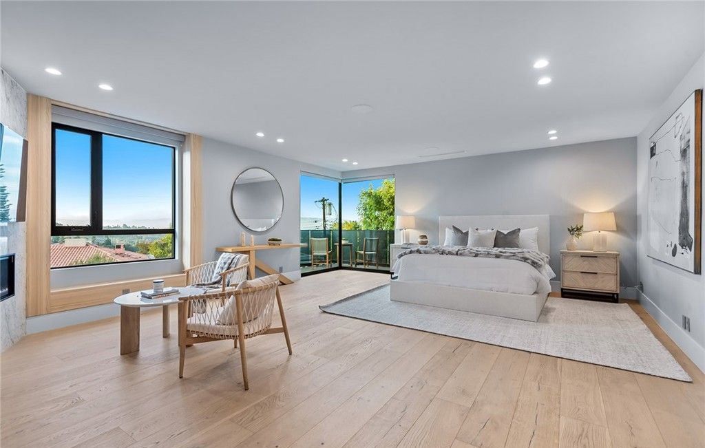 Absolutely Striking Contemporary Masterpiece in Premier Encino Hills Location Listed at 5995000 23