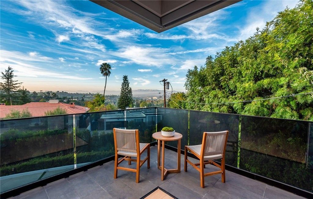 Absolutely Striking Contemporary Masterpiece in Premier Encino Hills Location Listed at 5995000 27