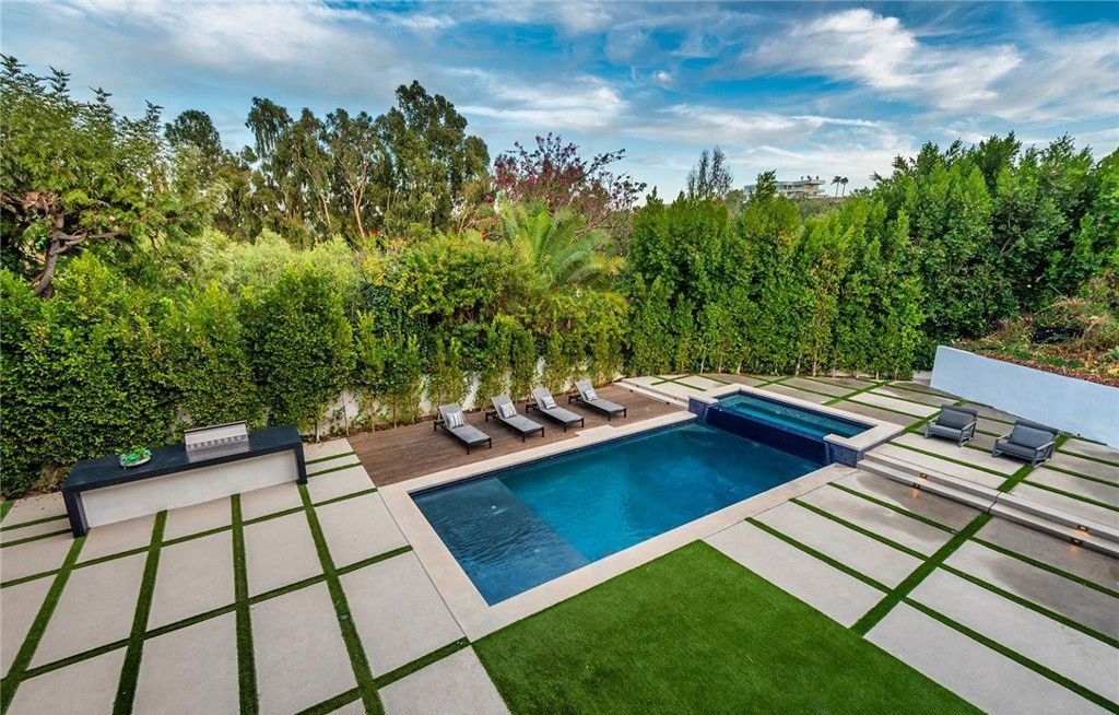 Absolutely Striking Contemporary Masterpiece in Premier Encino Hills Location Listed at 5995000 37